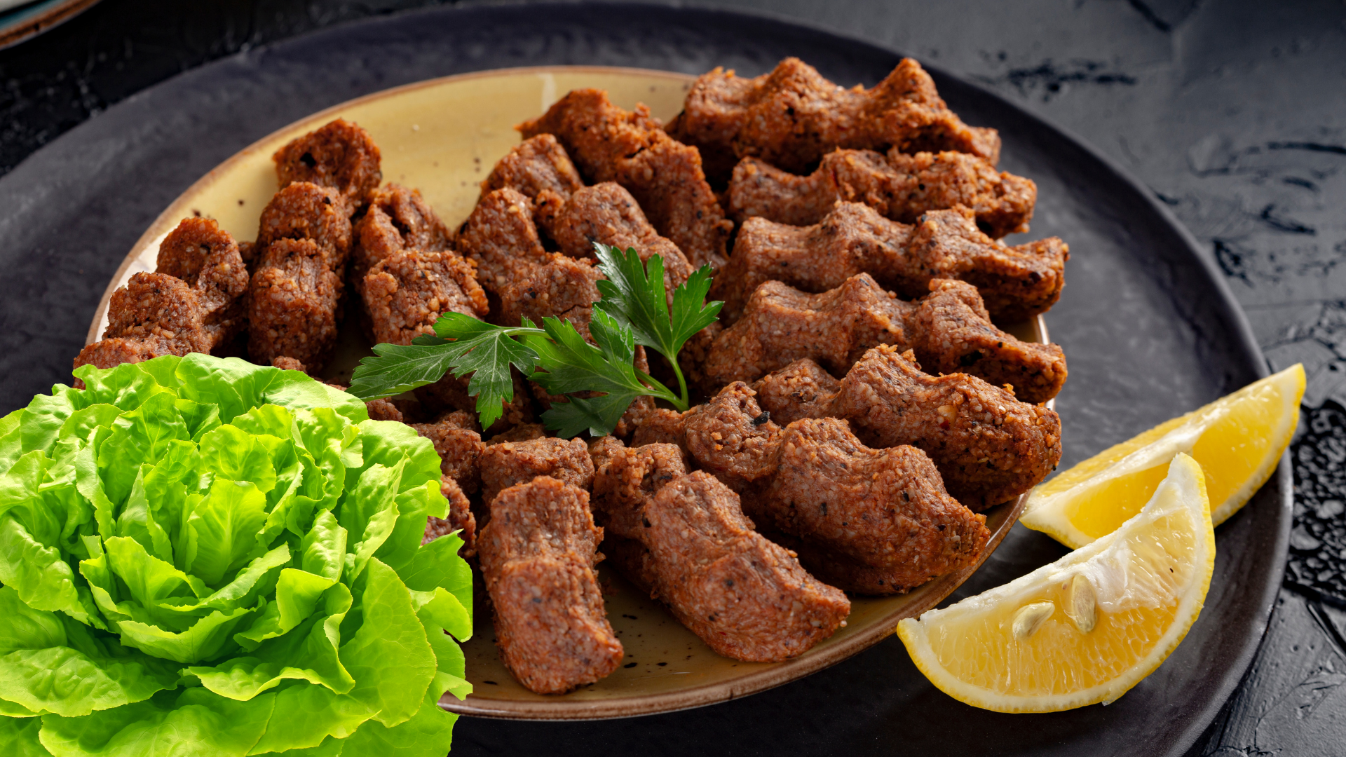 Sokak Lezzetini Aratmayacak! Evde Lezzetli Ve Kolay Çiğköfte Tarifi 1