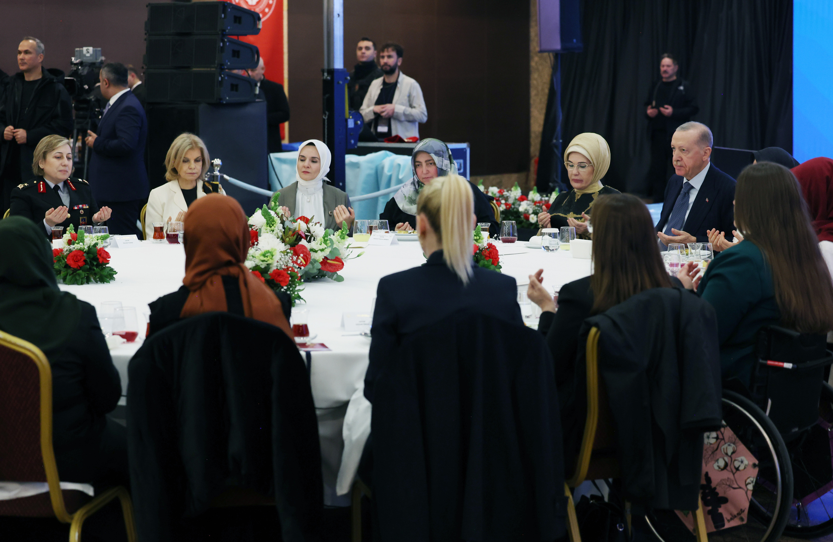 A A 20250308 37282909 37282905 C U M H U R B A S K A N I E R D O G A N 8 M A R T D U N Y A K A D I N L A R G U N U I F T A R P R O G R A M I N A K A T I L D I