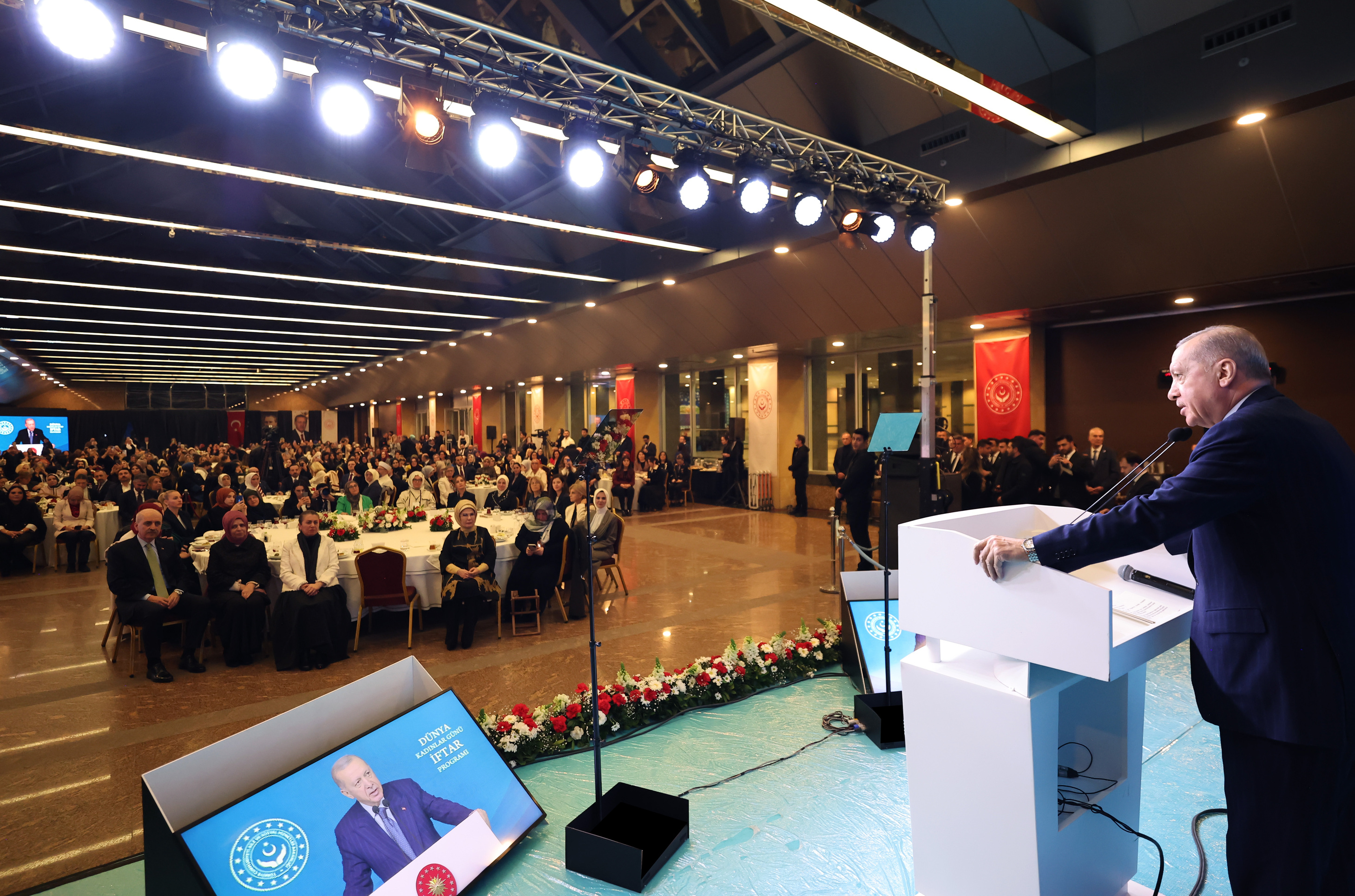 A A 20250308 37282969 37282962 C U M H U R B A S K A N I E R D O G A N 8 M A R T D U N Y A K A D I N L A R G U N U I F T A R P R O G R A M I N D A K O N U S T U