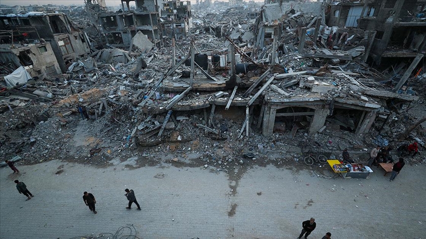 Batı Şeria'da Düzenlenen Baskınlarda 3 Filistinli Yaralandı