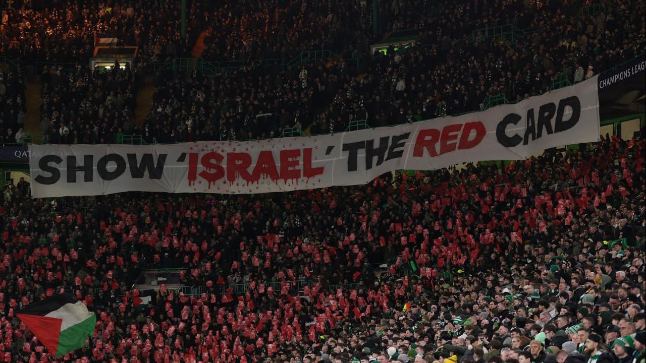 Israil'e Kırmızı Kart Göster