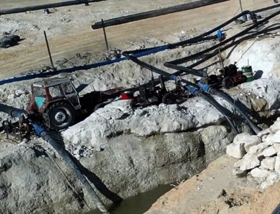 Musluk Suyunda Petrol Çıktı, Sucular Siparişlere Yetişemiyor