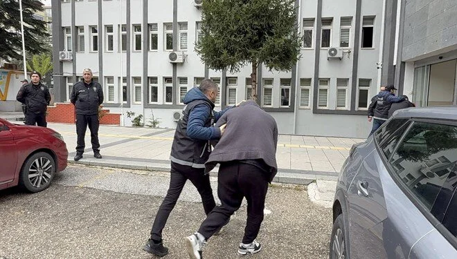 10 Bin Sentetik Ecza Hap Ele Geçirildi!