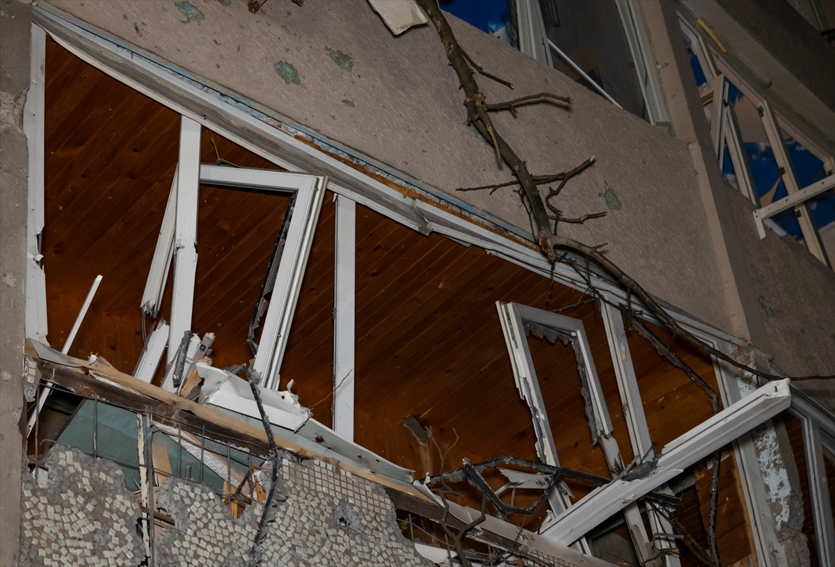 Aa 20250405 37541066 37541050 Rusyanin Kriviy Rig Kentine Duzenledigi Saldirilarda Aralarinda 9 Cocugun Da Oldugu Cok Sayida Kisinin Oldugu Bildirdi (1)