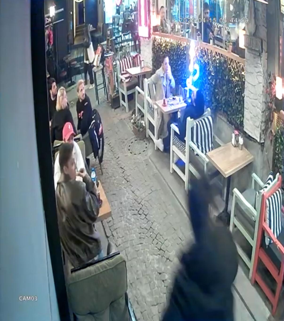 I S T A N B U L B E S I K T A S T A K A F E T E R Y A D A S I L A H L I 666697 197663