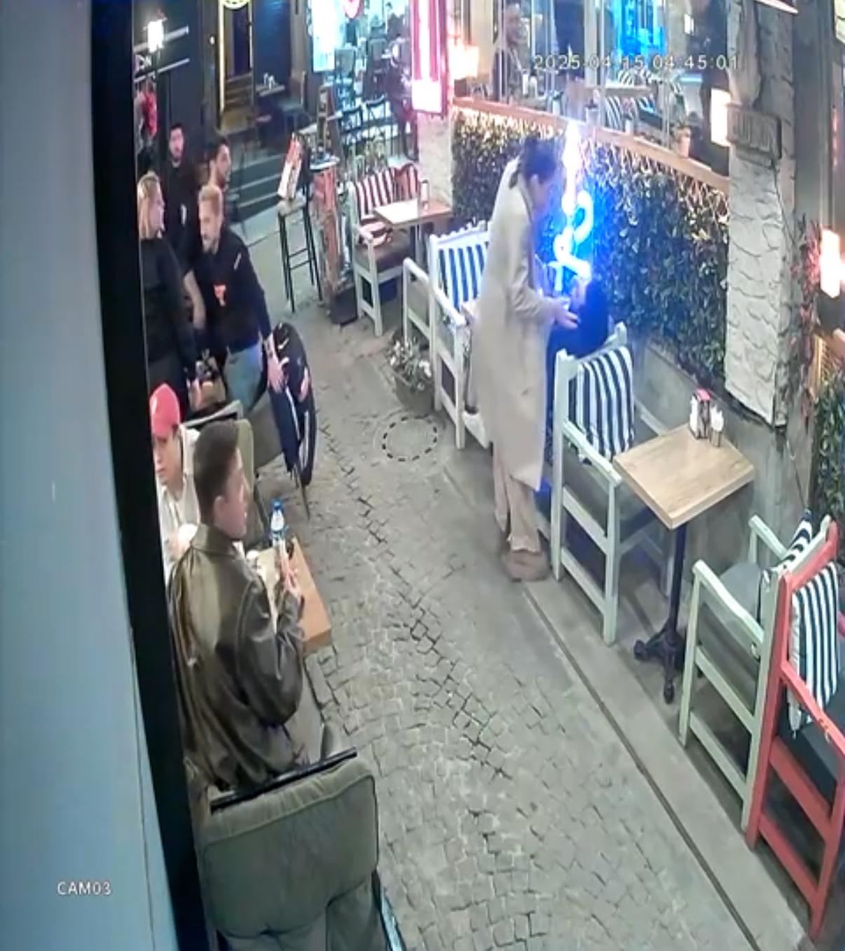 I S T A N B U L B E S I K T A S T A K A F E T E R Y A D A S I L A H L I 666699 197663