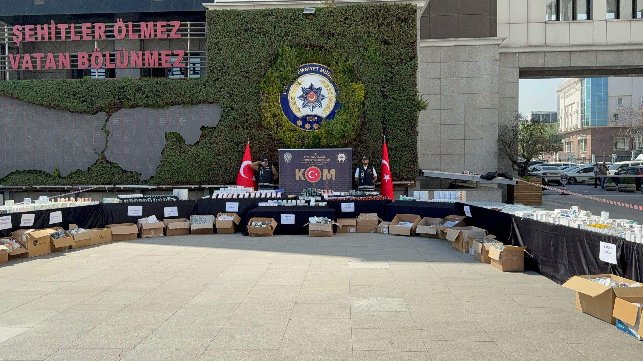 I S T A N B U L I S T A N B U L D A K A C A K I L A C O P E R A S Y 671267 198816