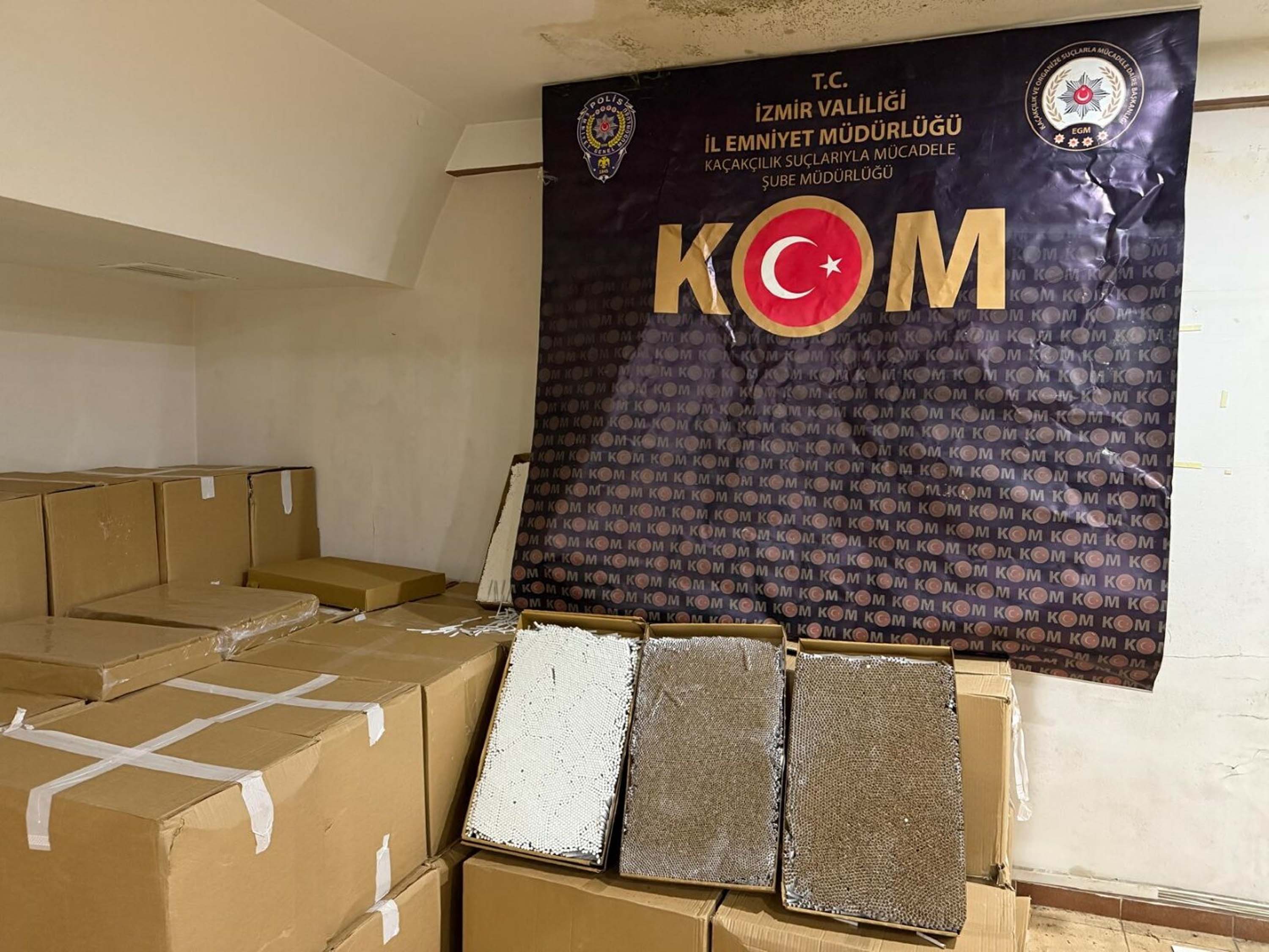 I Z M I R I N 9 I L C E S I N D E O P E R A S Y O N 6 M I L Y O N 685670 203085