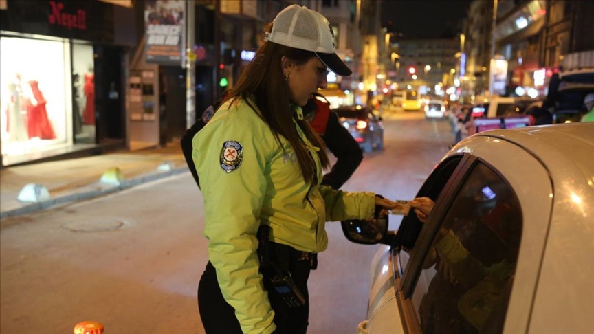 İstanbul'da Huzur İstanbul Uygulamasında 403 Kişi Gözaltına Alındı