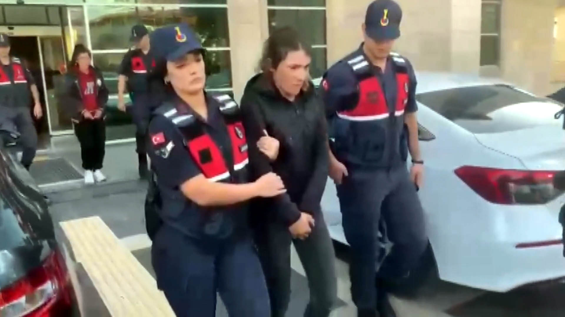 K A H R A M A N M A R A S C O B A N I S O P A Y L A D O V E N K I Z 680898 201663