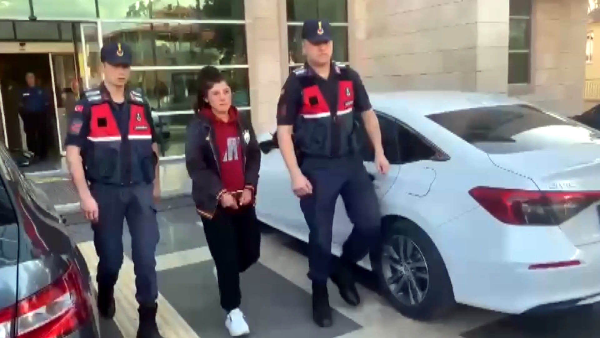 K A H R A M A N M A R A S C O B A N I S O P A Y L A D O V E N K I Z 680899 201663