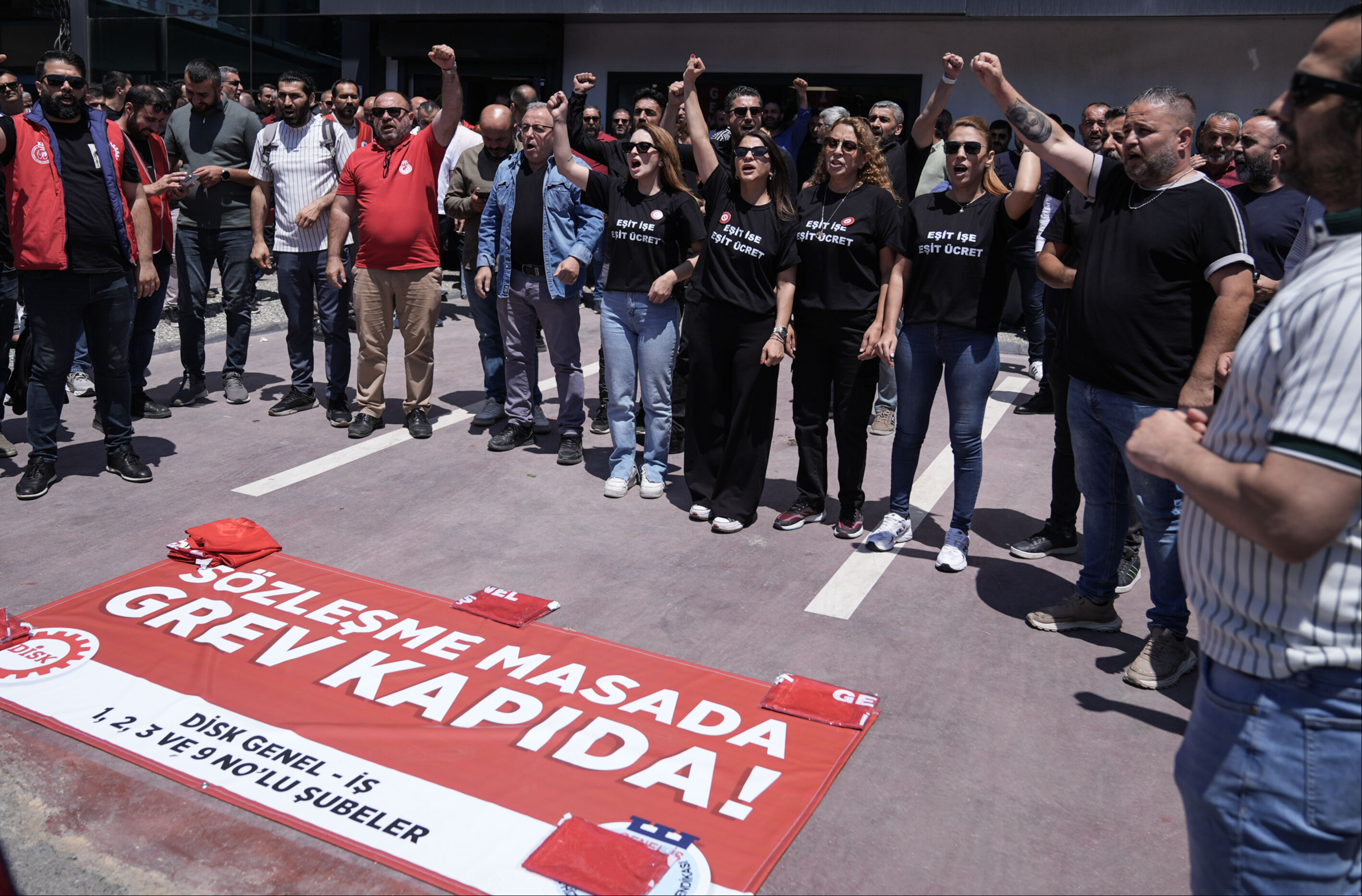 23 Bin Kisi Greve Gidiyor Izmirde Hayat 28 Mayista Duracak 17483499325519 1