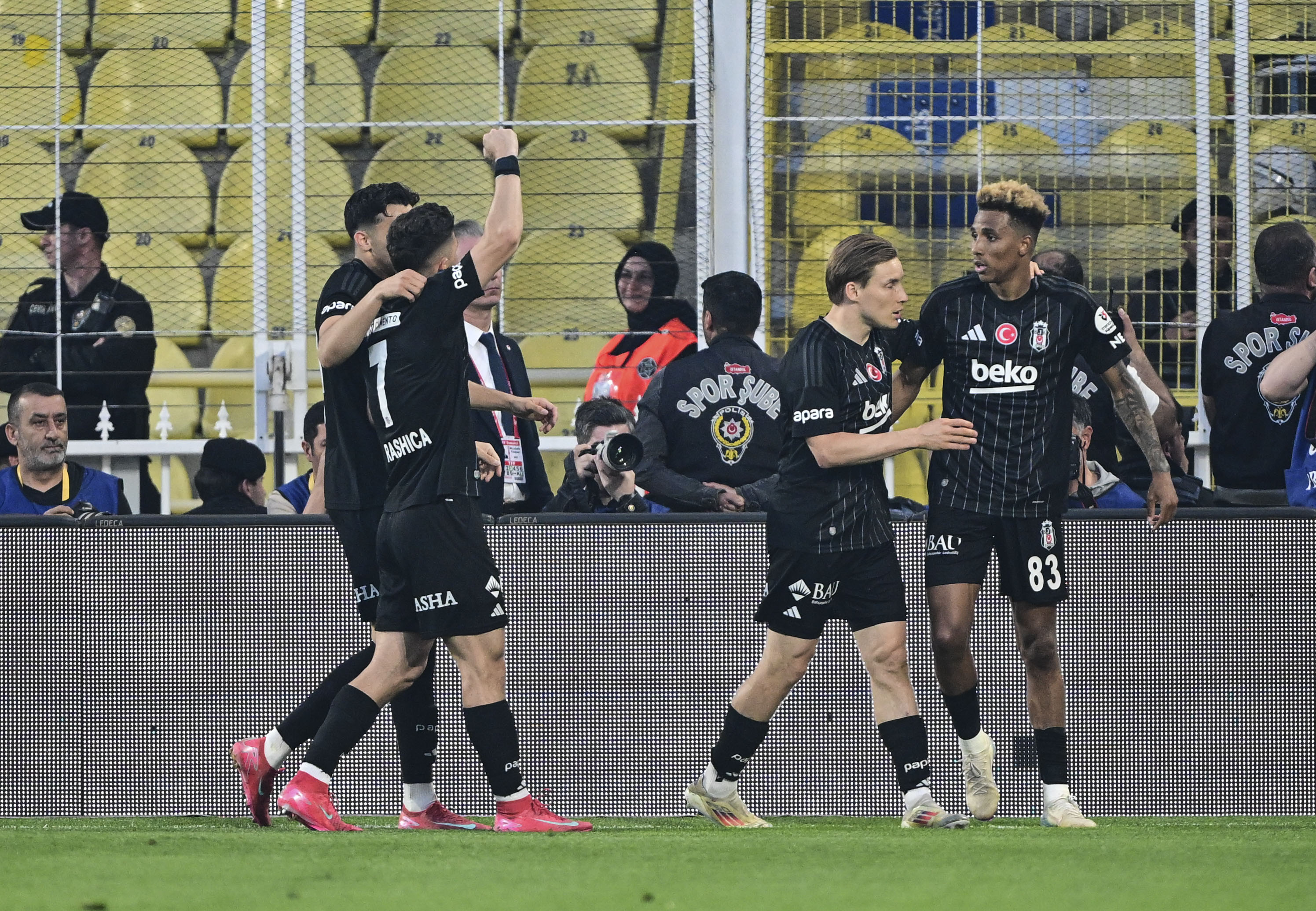 A A 20250504 37845946 37845943 F E N E R B A H C E B E S I K T A S