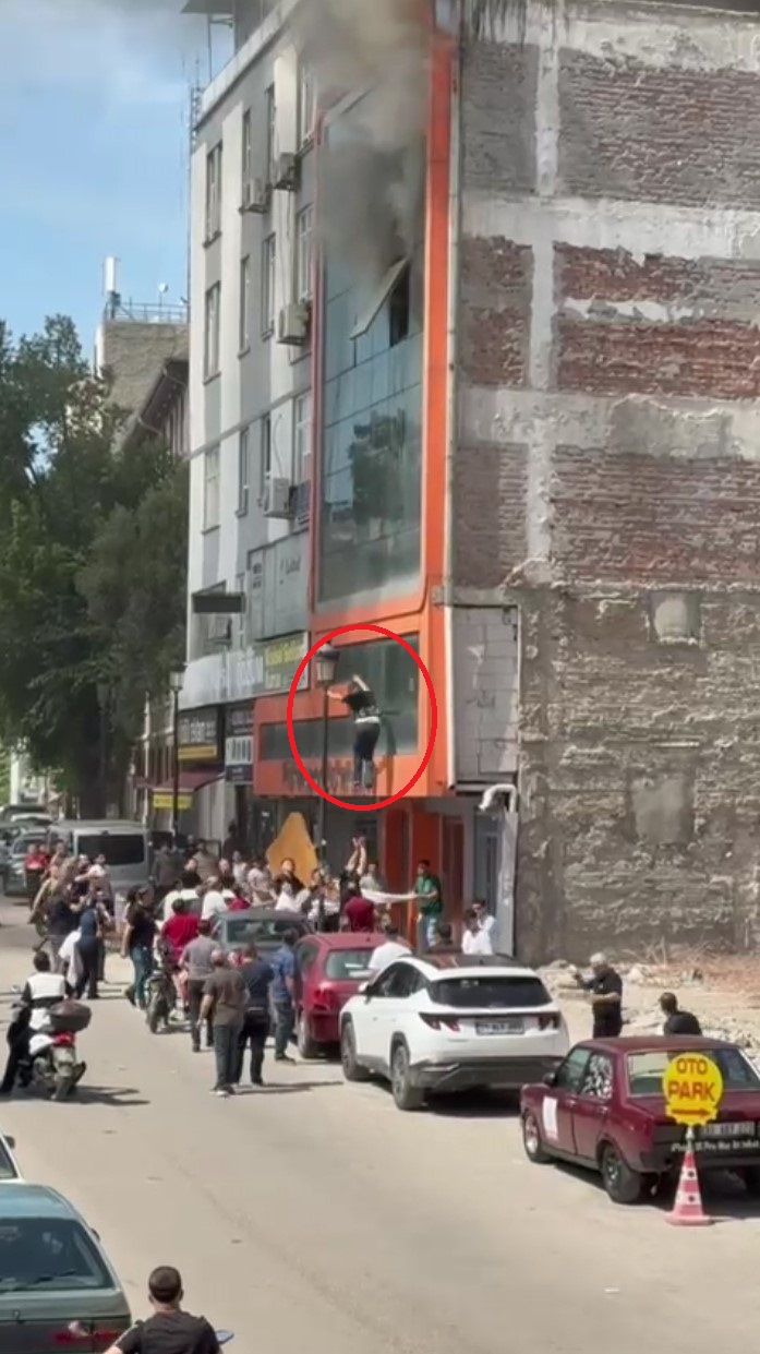 A D A N A D A Y A S T I K I M A L A T H A N E S I N D E Y A N G I N 743488 219518