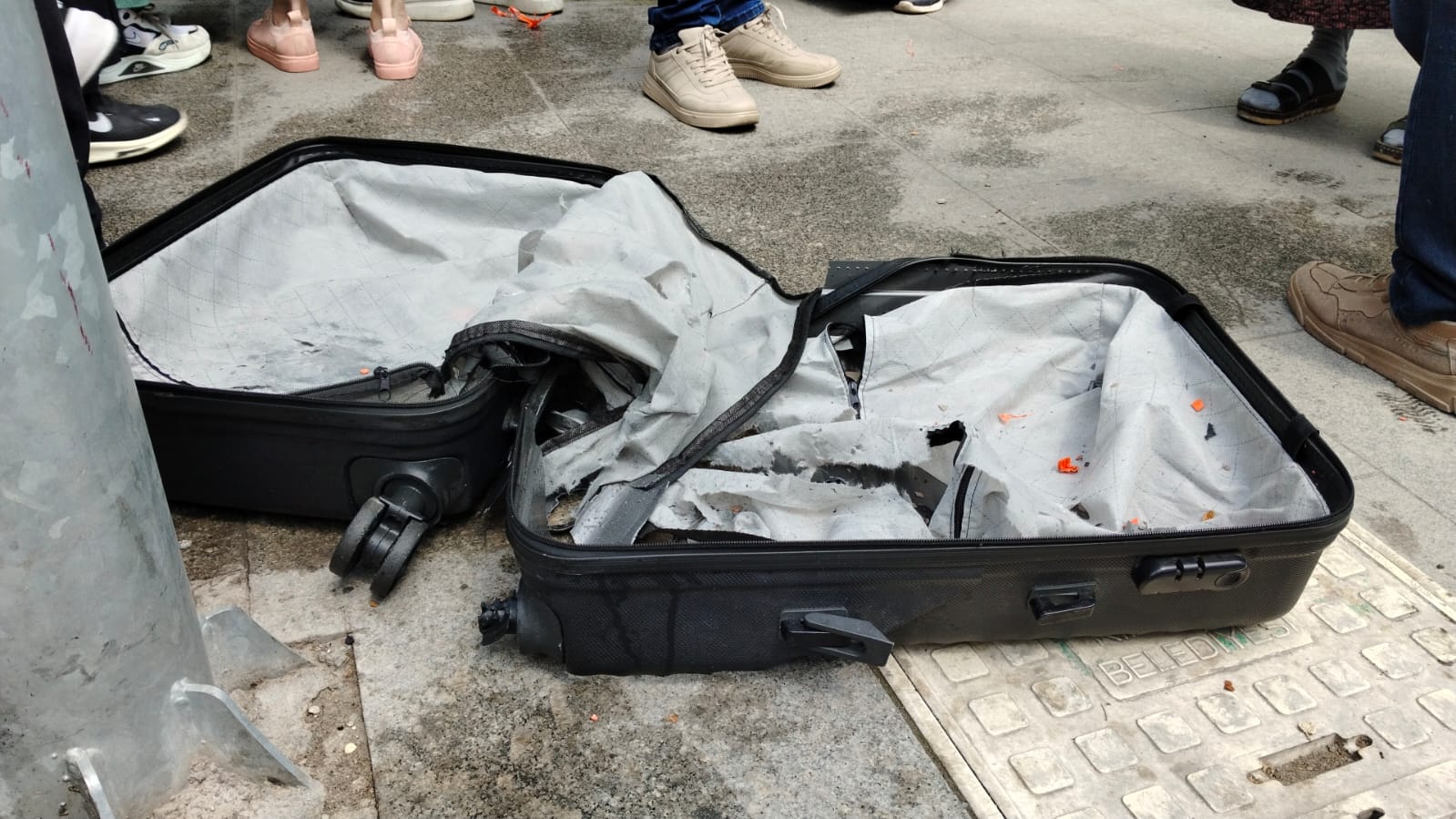 F U N Y E I L E P A T L A T I L A N S U P H E L I V A L I Z B O S C 690739 204632