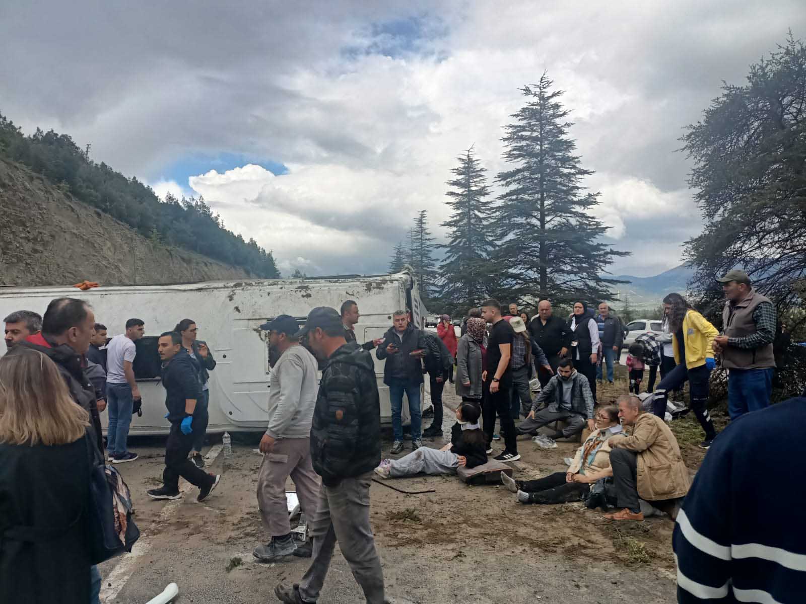 I S P A R T A D A Y O L C U M I D I B U S U D E V R I L D I 15 Y 690882 204680