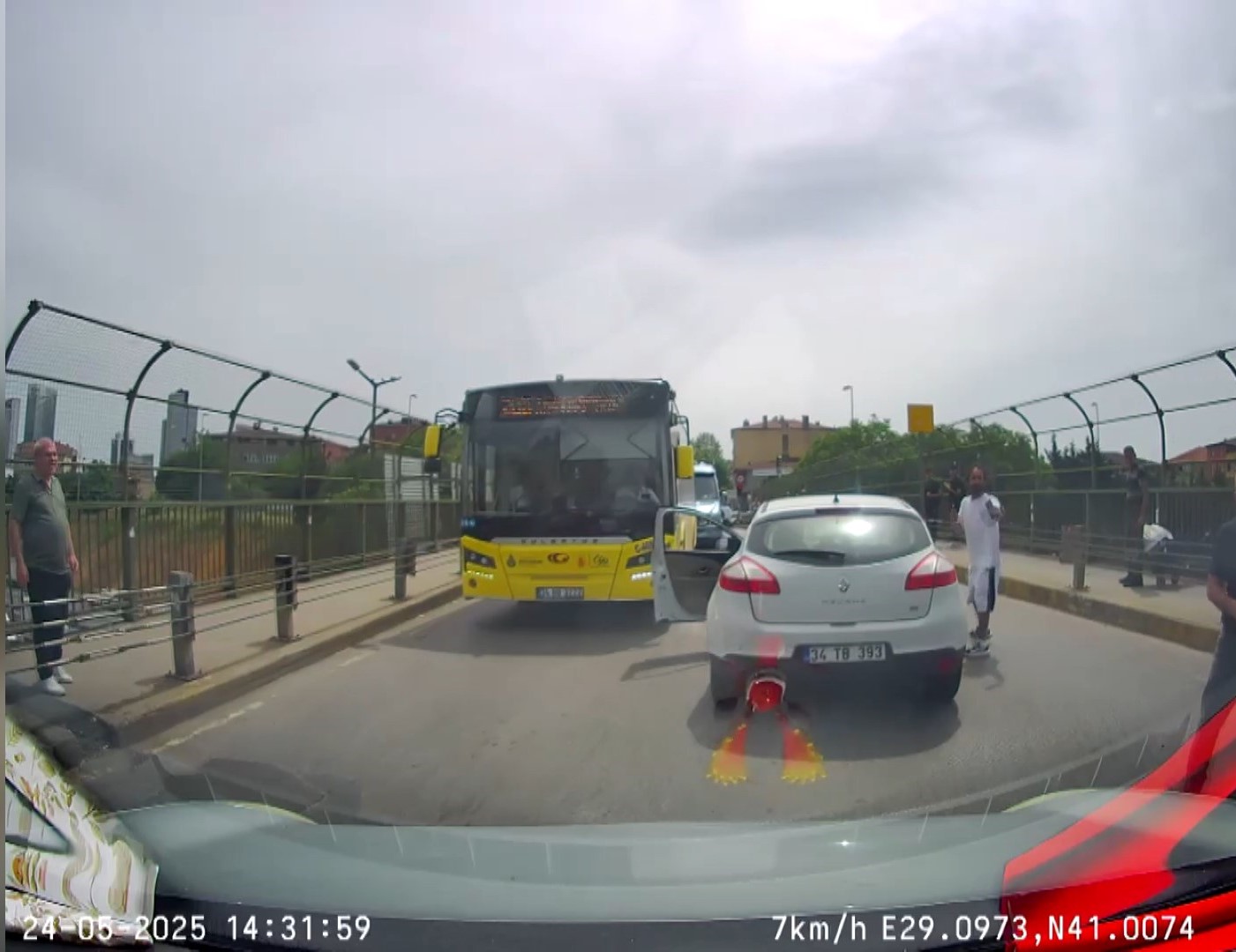 I S T A N B U L A T A S E H I R D E T R A F I K T E T A R T I S T I G 731294 216056