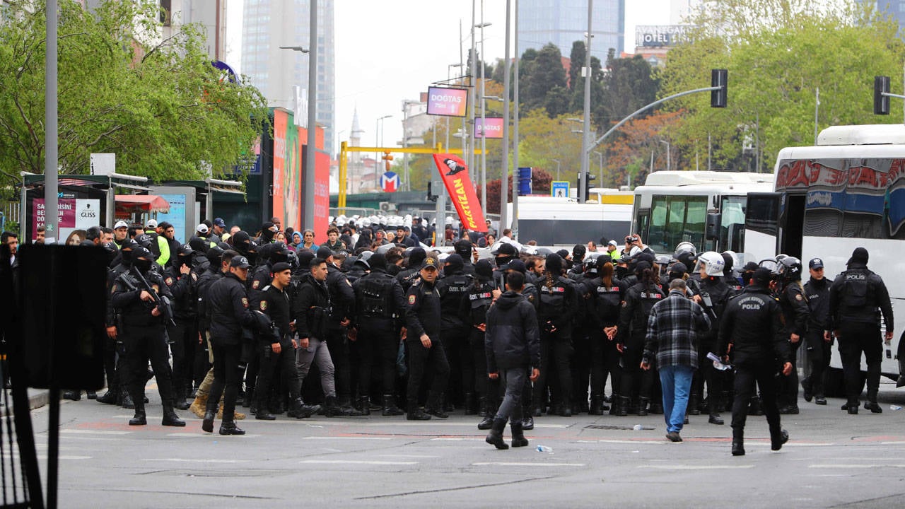 İstanbul'da 1 Mayıs'ta Gözaltına Alınanlardan 36'Sı Adliyeye Sevk Edildi