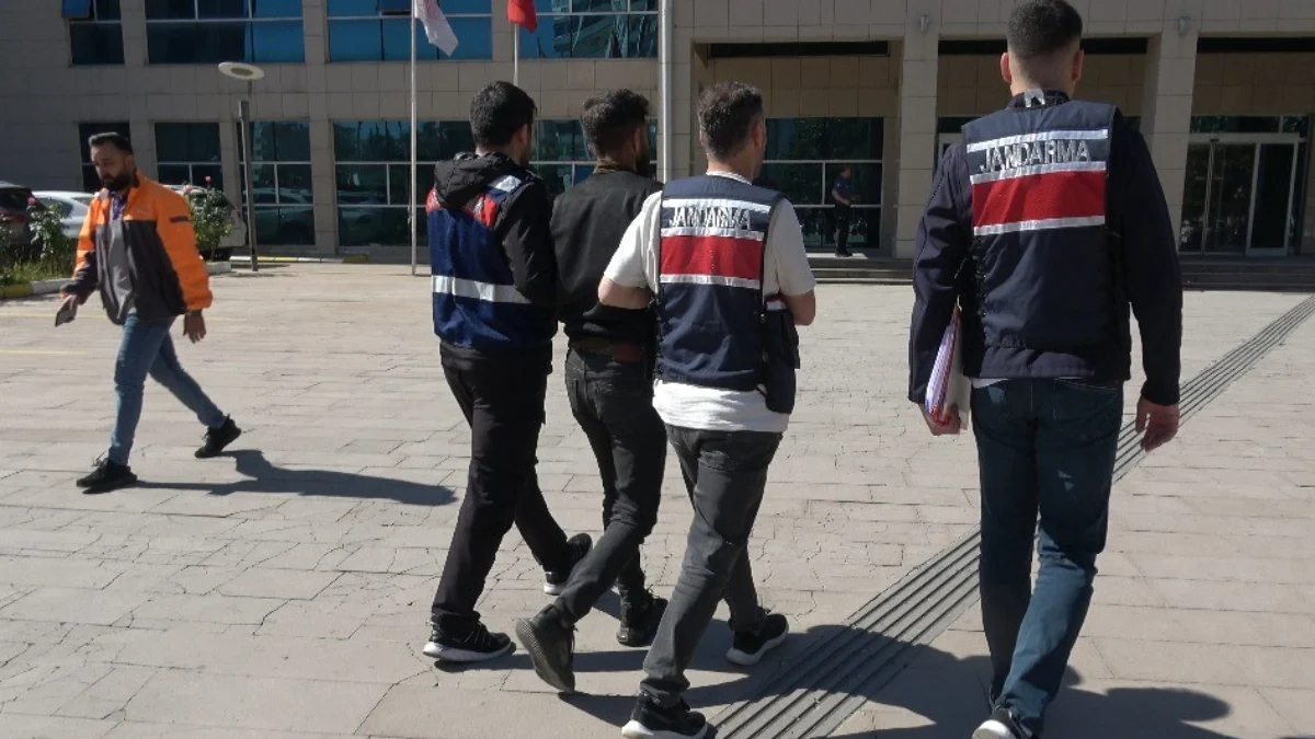 Sınırda Kıskıvrak Yakalandı Terörist Kilis'te Tutuklandı