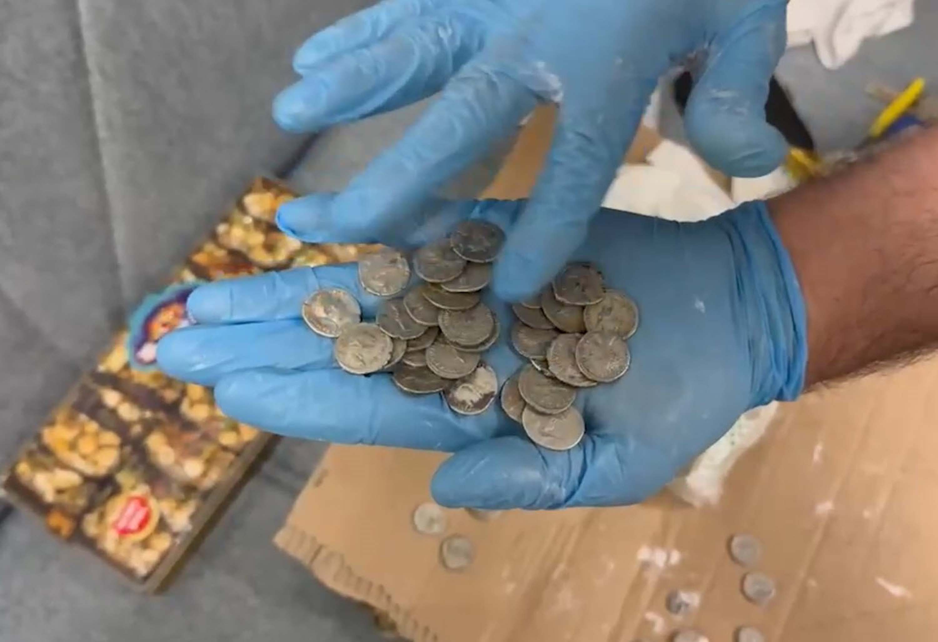 V A L I Z D E D I S M A C U N U T U P L E R I N E G I Z L E N M I S T 697278 206479