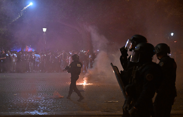 07 12 04 A A 38148199