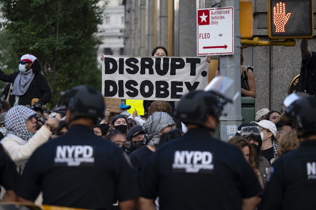 A A 20250611 38243389 38243375 N E W Y O R K T A I C E K A R S I T I P R O T E S T O L A R D E V A M E D I Y O R