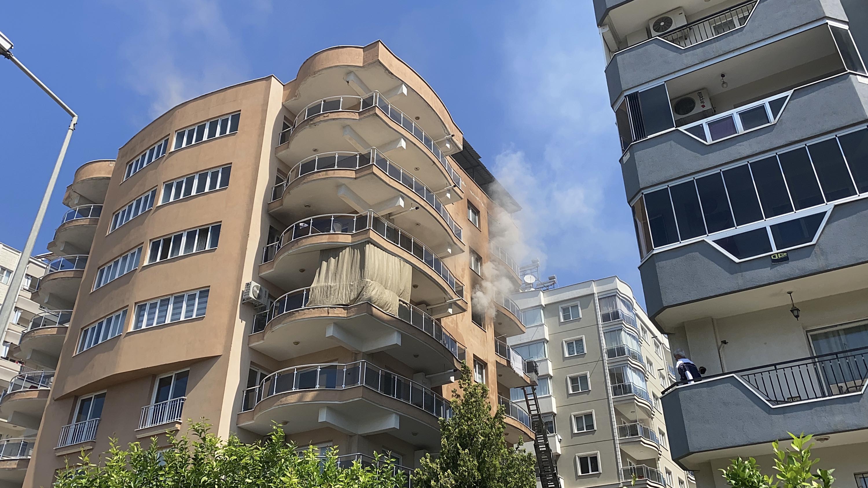 A Y D I N D A 7 K A T L I B I N A D A K I D A I R E D E C I K A N 746047 220219