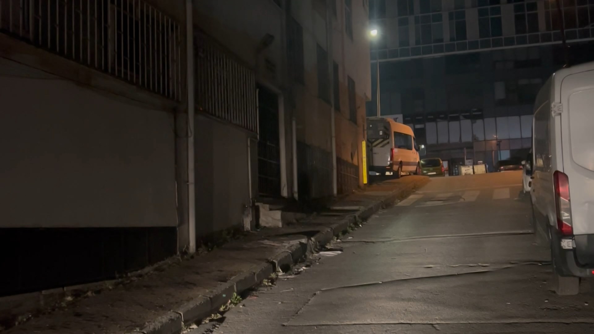 I S T A N B U L K A G I T H A N E D E A I L E Y A K I N I N I N B A S 745494 220042