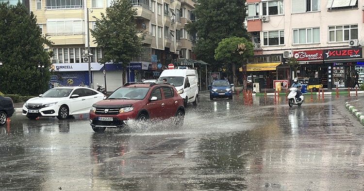 Kırklareli'nde Sağanak Etkili Oldu Aa