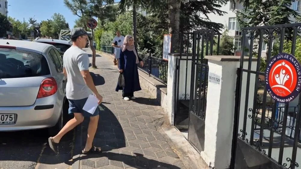 Sinava Koşarak Yeti̇şti̇