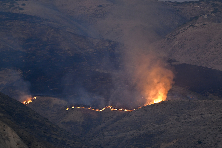 Abd'nin California Eyaletinde Yangınlar, 22 Bin Hektardan Fazla Alanı Kapladı Aa