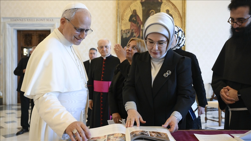 Emine Erdoğan Papa Aa