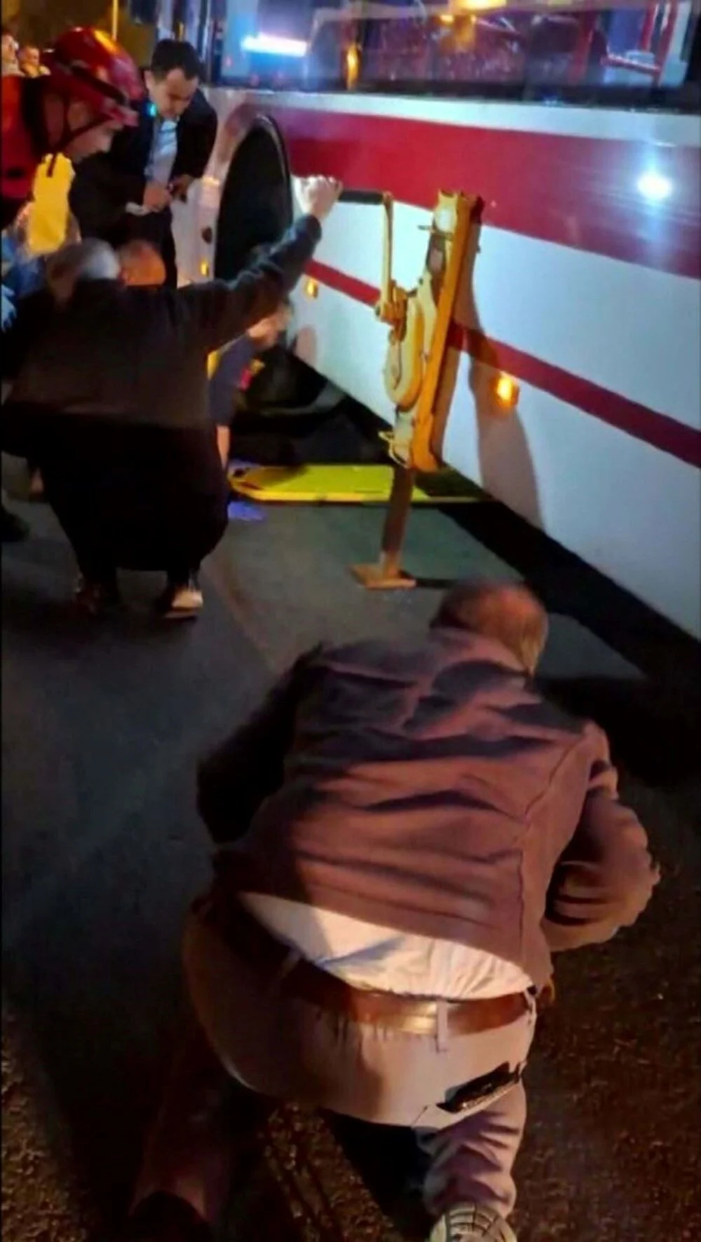 İzmir'de Hemşirenin Ölümüne Neden Olan Eshot Şoförüne 2 Yıl 6 Ay Hapis-1