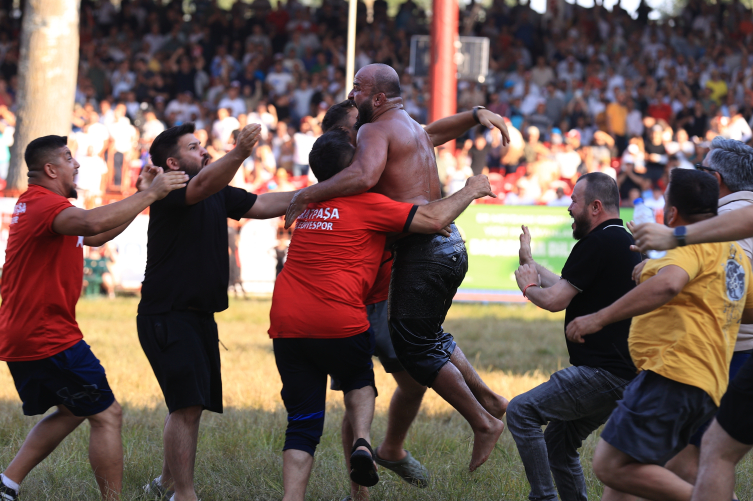 Kırkpınar'da Başpehlivanlığı Orhan Okulu Kazandı2