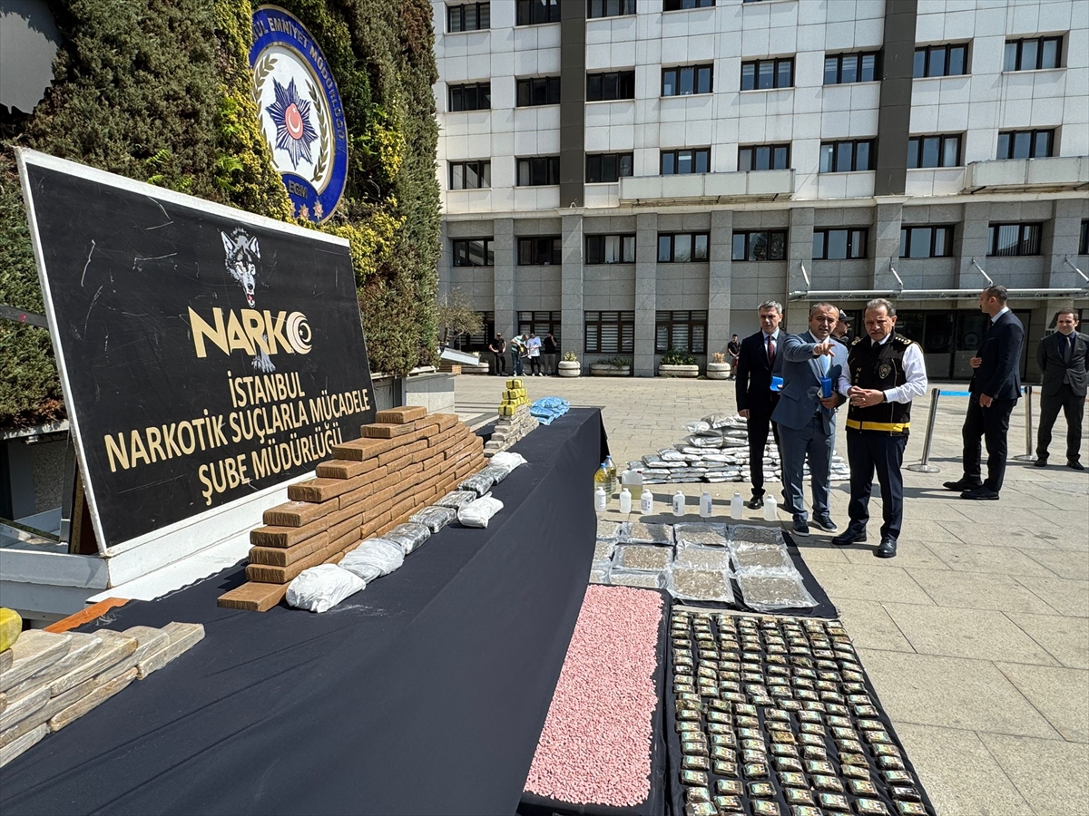 A A 20250806 38756803 38756800 I S T A N B U L D A U Y U S T U R U C U O P E R A S Y O N L A R I N D A 20 S U P H E L I T U T U K L A N D I