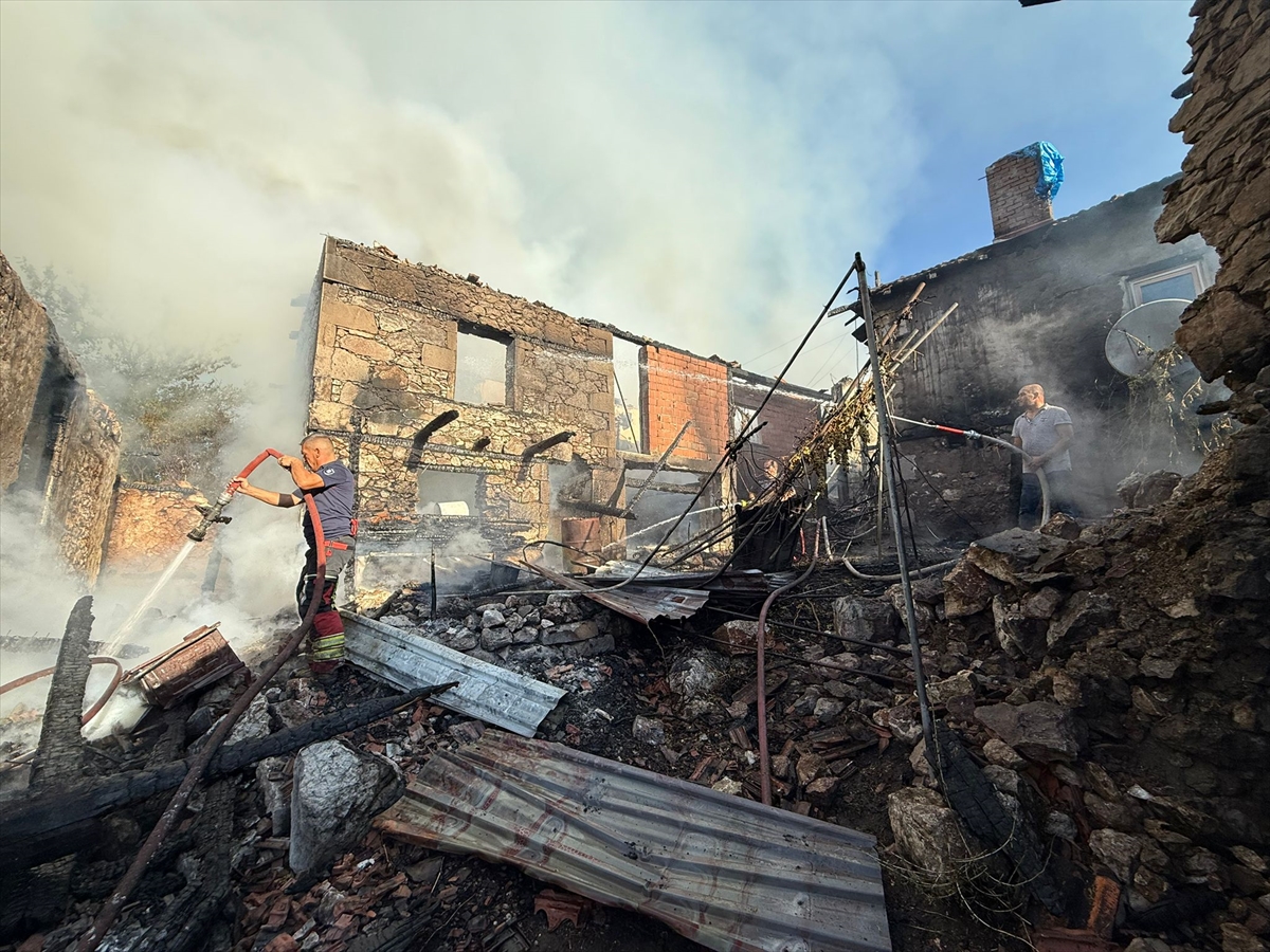 A A 20250812 38805976 38805975 B A L I K E S I R D E C I K A N Y A N G I N D A 15 E V K U L L A N I L A M A Z H A L E G E L D I