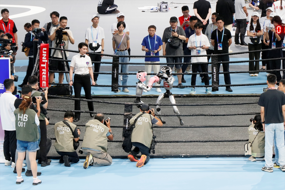 A A 20250815 38834692 38834691 C I N D E D U N Y A I N S A N S I R O B O T O Y U N L A R I B A S L A D I