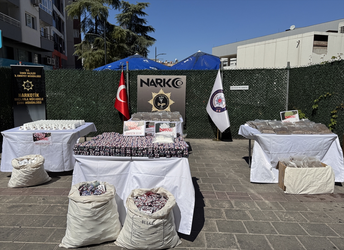 A A 20250826 38927218 38927215 I Z M I R D E U Y U S T U R U C U O P E R A S Y O N L A R I N D A 133 S U P H E L I T U T U K L A N D I