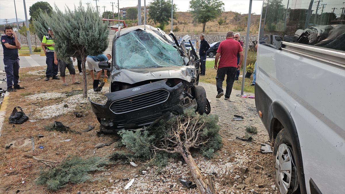 A A 20250827 38934446 38934444 B A L I K E S I R D E I S C I S E R V I S I I L E H A F I F T I C A R I A R A C C A R P I S T I 4 K I S I Y A R A L A N D I