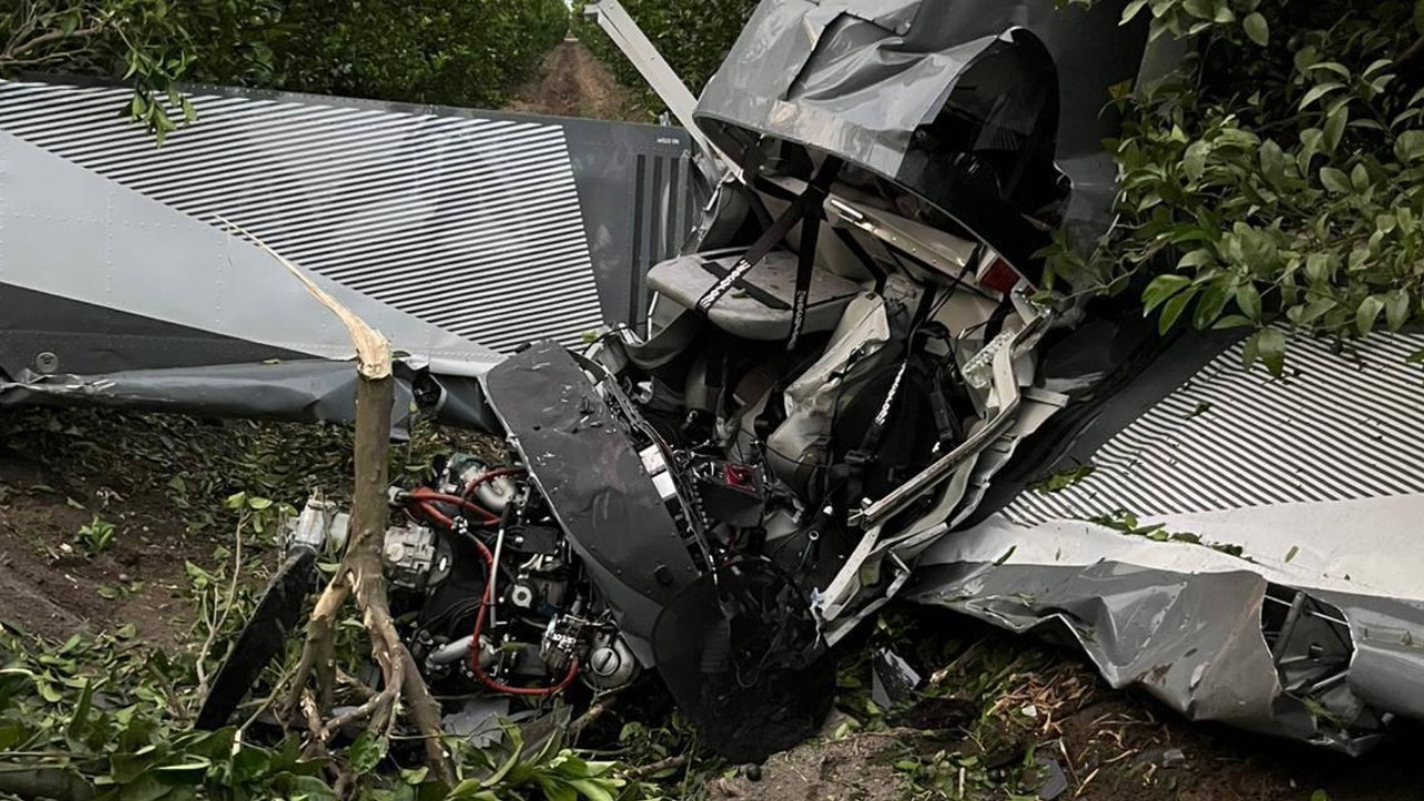 Adana’da Uçak Düştü 2 Kişi Ağır Yaralandı