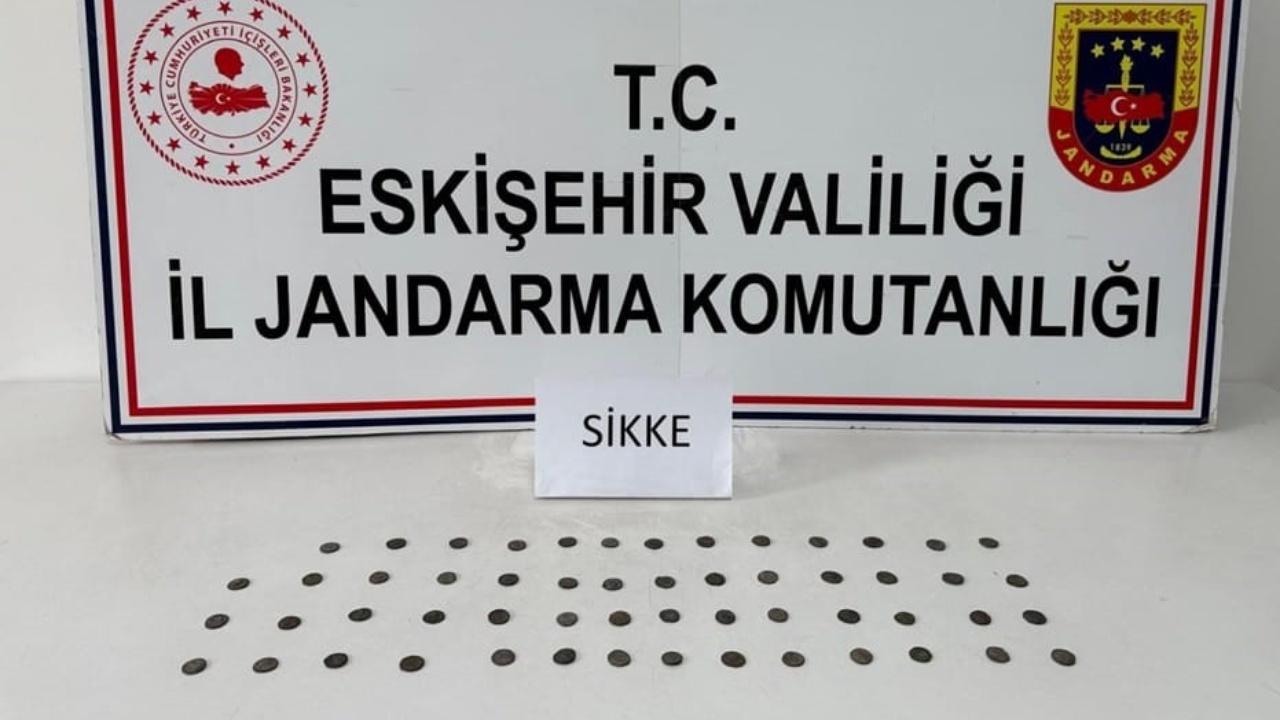 Roma Dönemine Ait Olduğu Belirlendi! 55 Tanesi Sırt Çantasından Çıktı (1)