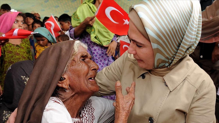 Thumbs B C F28A57943C09304F692328896A6B6E57-1