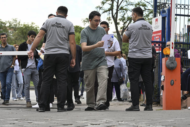 20250913 2 70750986 116994047