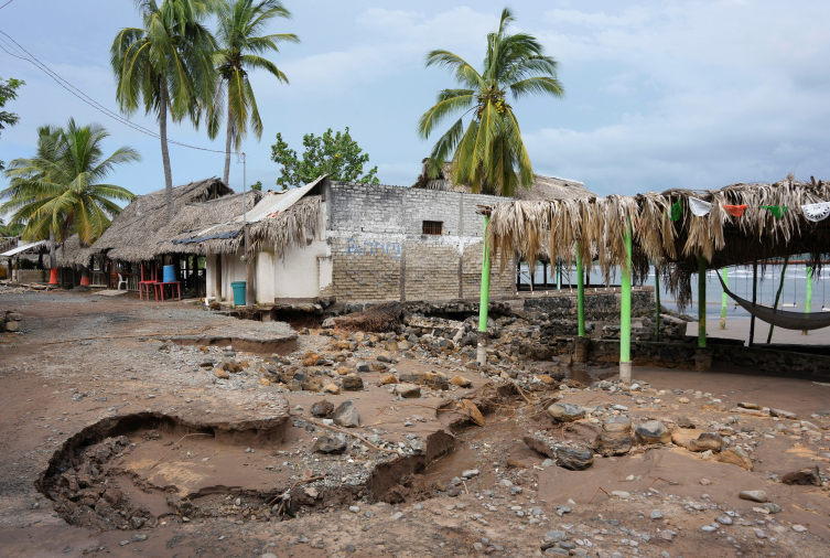 2025 10 07 T233011 Z 1221202349 R C277 H A S A T V I R T R M A D P 3 S T O R M M E X I C O P R I S C I L L A