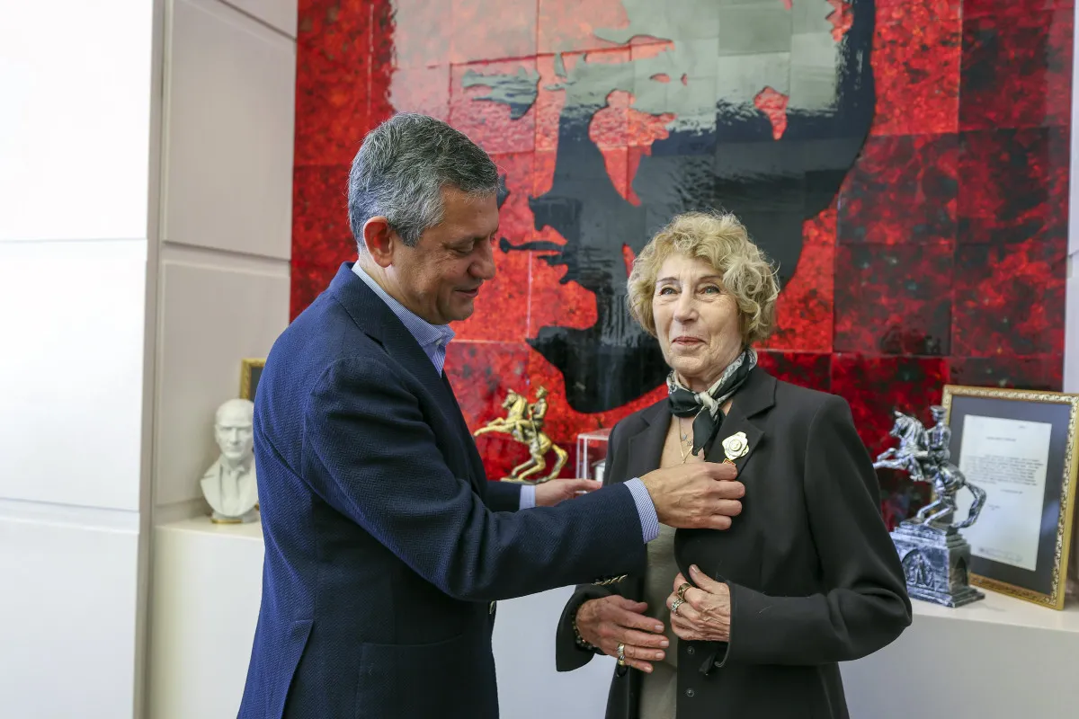 68E3Bbb452Fb9966 W1200Xh800