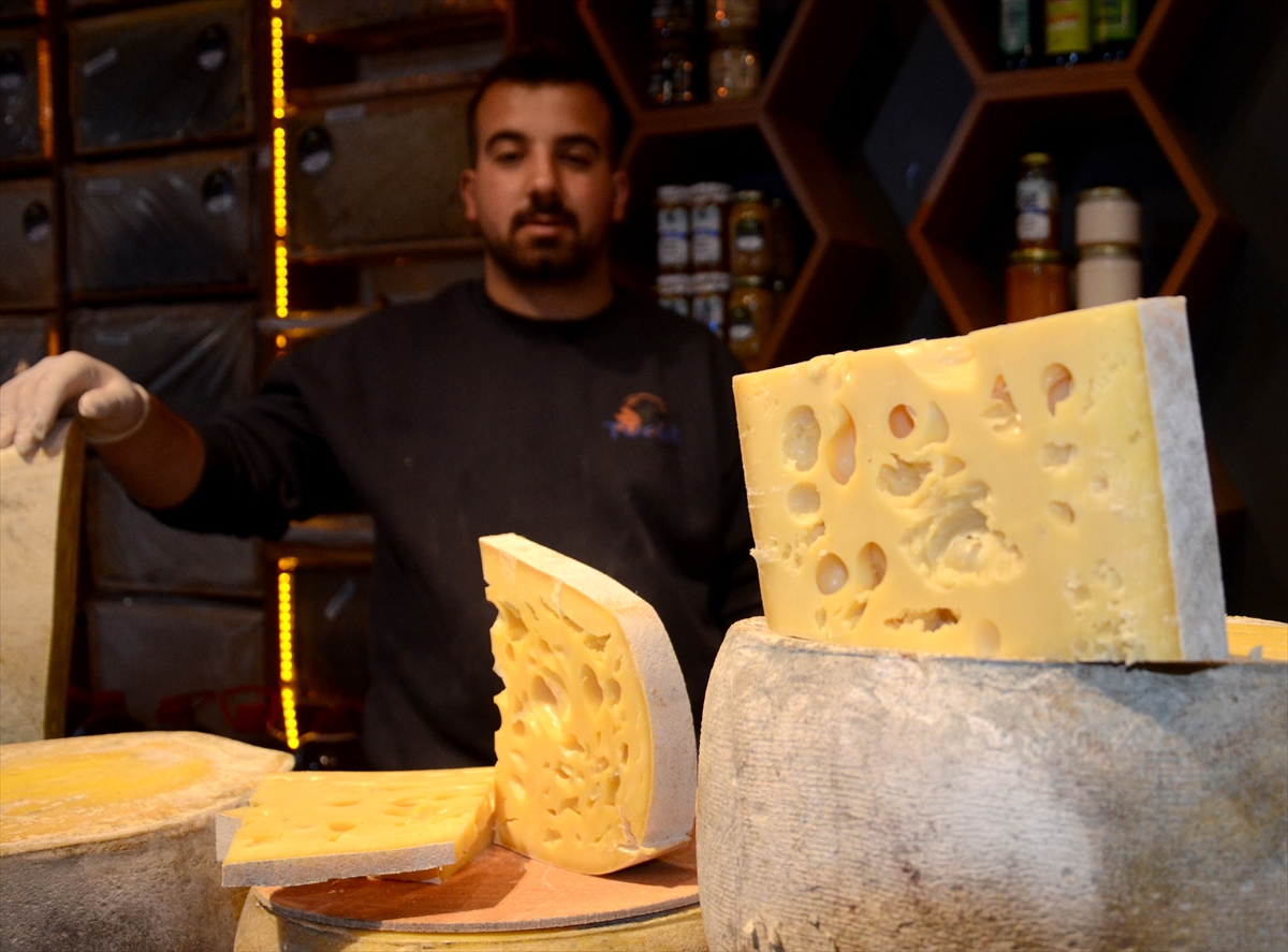 A A 20251004 39306085 39306084 K A R S I N T E S C I L L I G R A V Y E R P E Y N I R I T E Z G A H L A R D A Y E R I N I A L D I