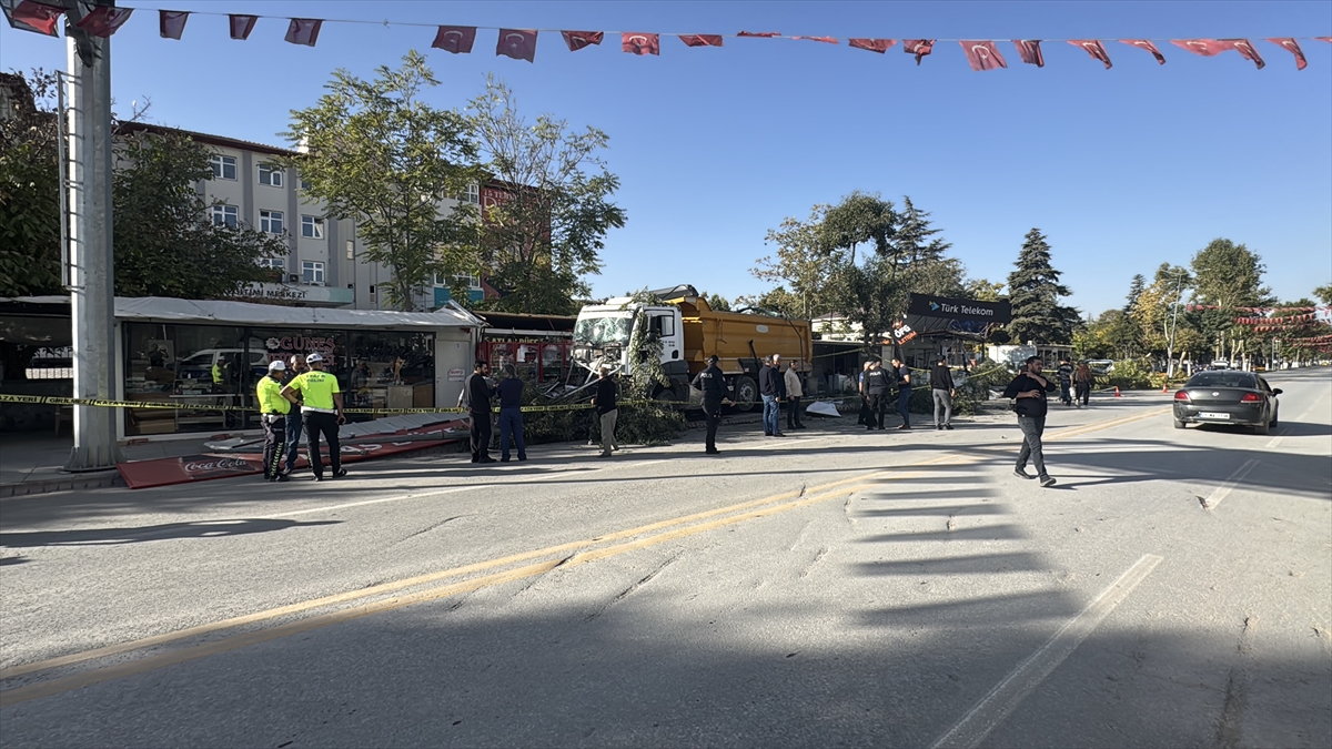 A A 20251005 39314572 39314568 M A L A T Y A D A F R E N I A R I Z A L A N A N K A M Y O N 7 K O N T E Y N E R I S Y E R I N E C A R P T I