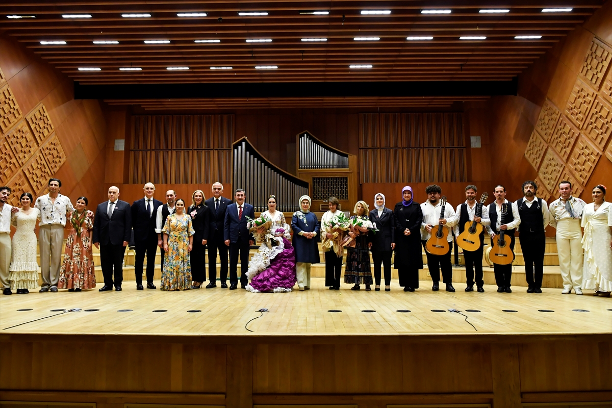 A A 20251009 39353760 39353756 E M I N E E R D O G A N G A Z Z E Y E D E S T E K I C I N D U Z E N L E N E N F L A M E N K O G O S T E R I S I N E K A T I L D I