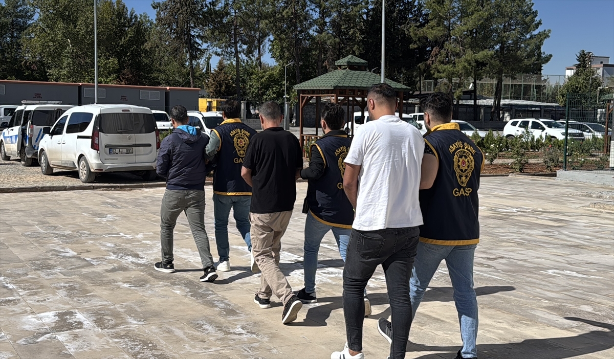 A A 20251011 39376945 39376943 A D I Y A M A N D A H U S U M E T L I 3 K I S I A D L I Y E O N U N D E S I L A H L A R L A Y A K A L A N D I