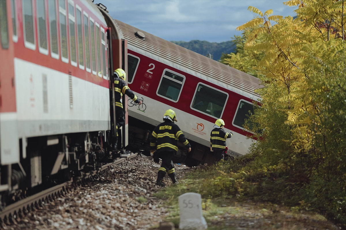 A A 20251013 39401521 39401509 S L O V A K Y A D A M E Y D A N A G E L E N T R E N K A Z A S I N D A 2 K I S I A G I R Y A R A L A N D I